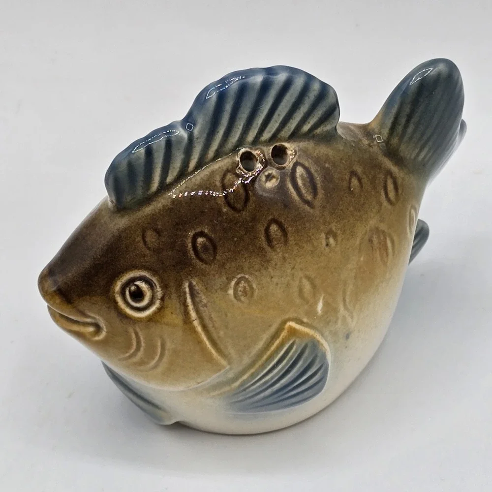 VTG Anthropomorphic Angel Fish Salt & Pepper Shakers Set
